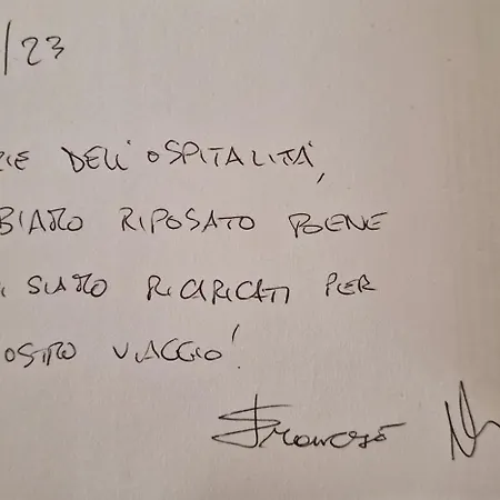 Monstera Vicino Al Centro