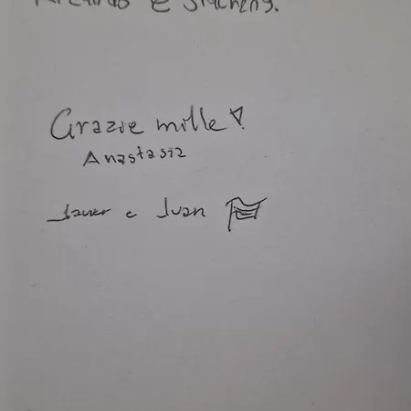 Monstera Vicino Al Centro Panzió